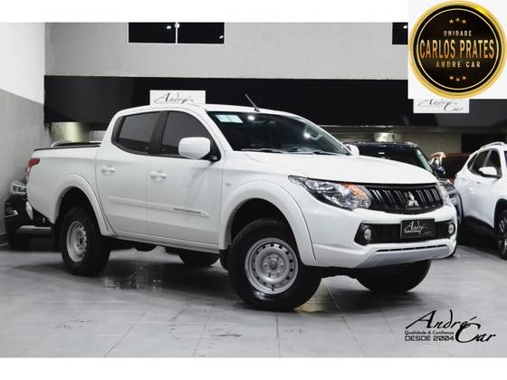 MITSUBISHI L200 TRITON 2.4 16V TURBO DIESEL GL CD 4X4 MANUAL MITSUBISHI L200 TRITON 2.4 16V TURBO DIESEL GL CD 4X4 MANUAL